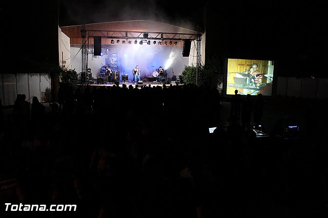 Ms de 800 personas disfrutaron de la noche solidaria del rock - 60