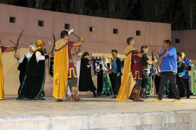 Moros y Cristianos de Archena volvieron a escenificar ayer, fuera de fiestas, la Embajada de la Carta Puebla por ser dia clave de esta conmemoración - 2, Foto 2