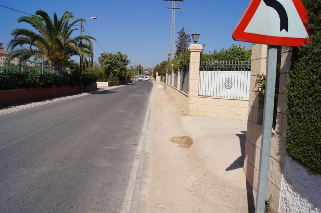 La Dirección General de Carreteras está acometiendo trabajos de limpieza y desbroce de los arcenes y limpieza de cunetas en las carreteras de C-7 y C-8, Foto 2