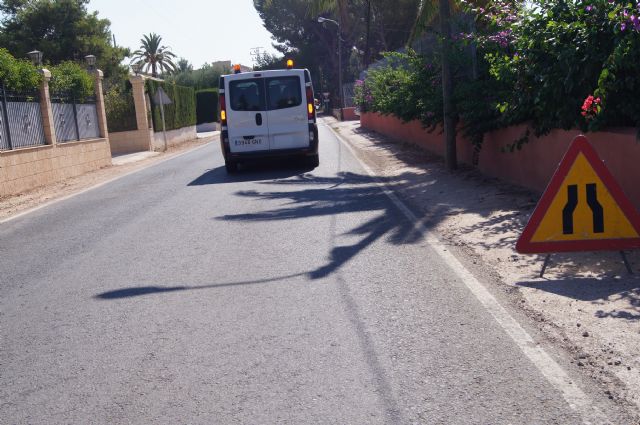 La Dirección General de Carreteras está acometiendo trabajos de limpieza y desbroce de los arcenes y limpieza de cunetas en las carreteras de C-7 y C-8, Foto 3