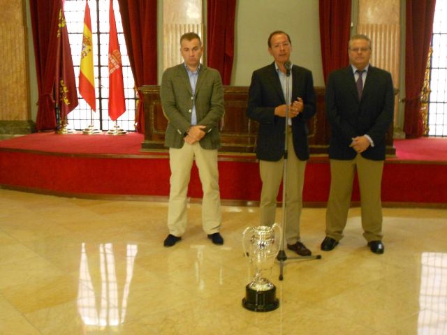 El Alcalde recibe al equipo ElPozo Murcia, campeón de la Supercopa - 1, Foto 1