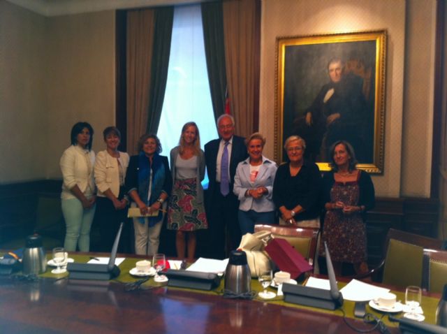 Bolarín (PP) se reúne con la Comisión de Igualdad del Parlamento bosnio - 1, Foto 1