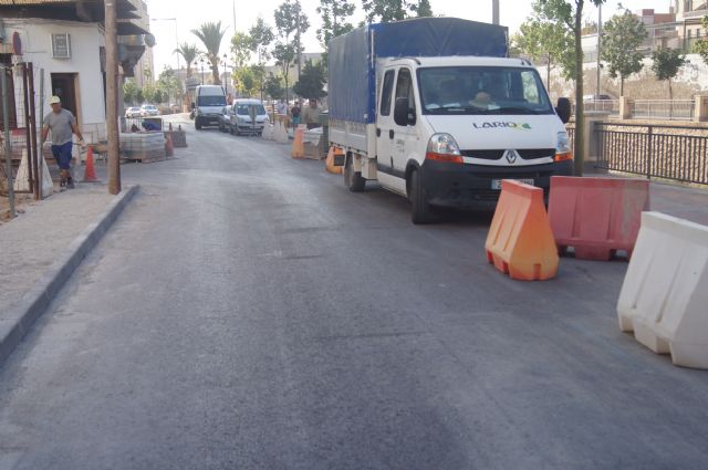 Entran en su última fase las obras de remodelación de las aceras de la Avenida Rambla de La Santa, Foto 2