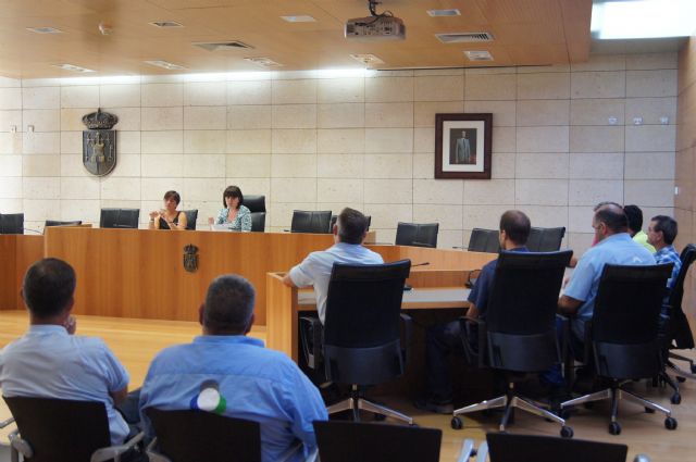 Se aprueba la recepción del personal y medios materiales adscritos al servicio de abastecimiento de agua potable y alcantarillado, como consecuencia de la resolución del contrato con la concesionaria Urbaser, SA por incumplimiento de sus obligaciones, Foto 1