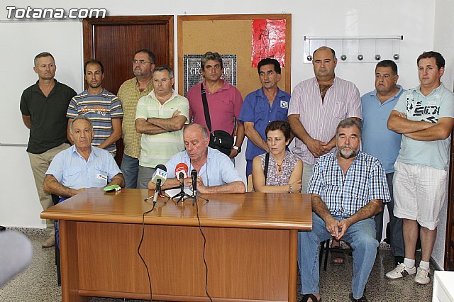 Los 13 trabajadores del Servicio de Aguas solicitan a la Alcaldesa que subrogue a toda la plantilla como se ha hecho con todos los servicios, Foto 1