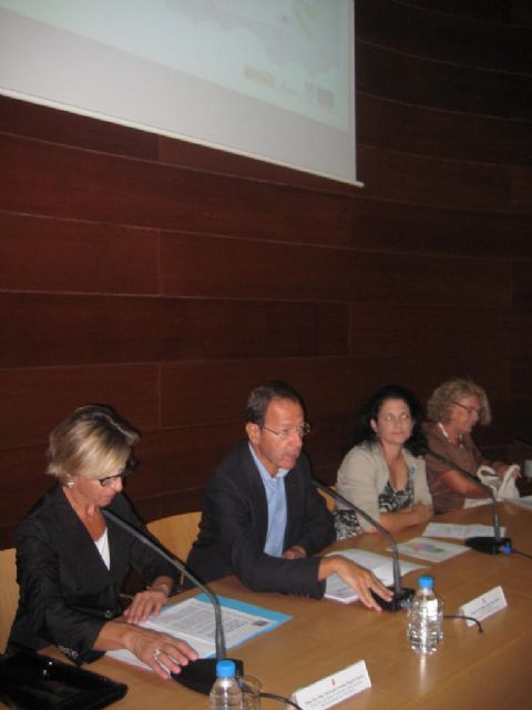 El Alcalde Cámara presenta la Campaña ´Uno de cada cinco´ para le prevención del abuso sexual infantil - 3, Foto 3