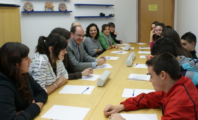 El Ayuntamiento de Puerto Lumbreras creará la Mesa Local Contra el Absentismo Escolar - 1, Foto 1
