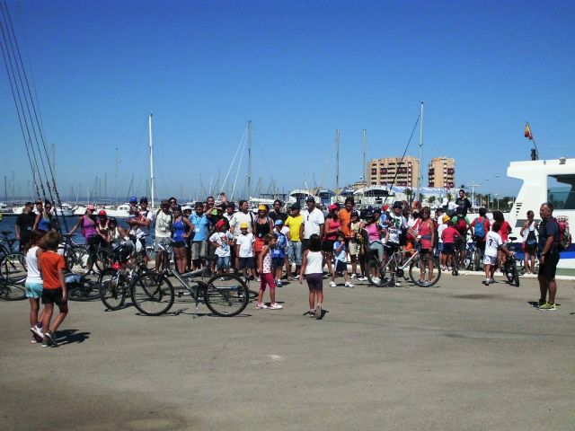 Más de 100 personas pedalearon ayer entre dos mares en la inauguración de la Semana Europea de la Movilidad de San Javier - 1, Foto 1