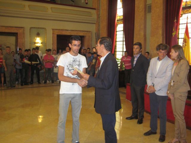 Más de 157 jóvenes sin empleo del Municipio reciben formación para acceder a su primer puesto de trabajo - 1, Foto 1