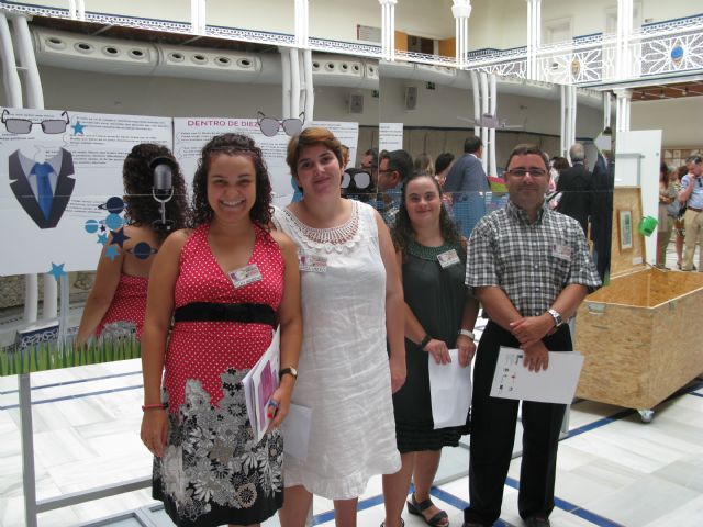 La Asamblea acoge una exposicion para cambiar la mirada de la sociedad sobrela discapacidad intelectual - 1, Foto 1