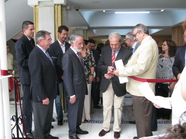 La Asamblea acoge una exposicion para cambiar la mirada de la sociedad sobrela discapacidad intelectual - 2, Foto 2