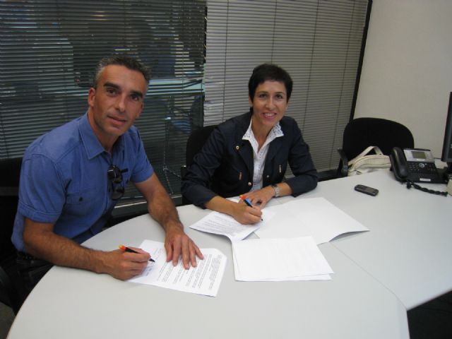 El Colectivo para la Promoción Social El Candil firma un convenio con Fundación La Caixa, Foto 1