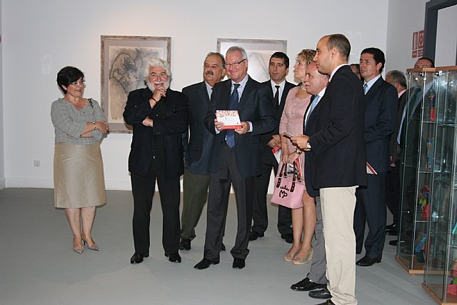 El presidente Valcárcel inaugura el nuevo espacio dedicado a la obra de Cristóbal Gabarrón en la Casa Pintada de Mula - 1, Foto 1