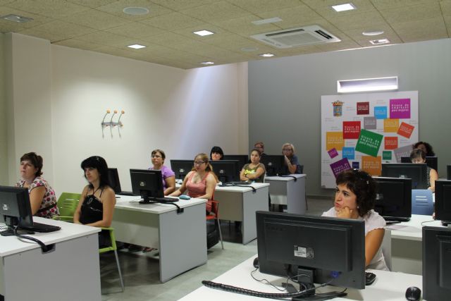 El Vivero de Empresas para Mujeres comienza su actividad tras el verano con un curso de informática, Foto 1