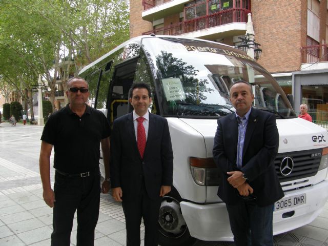 Entra en servicio una nueva línea de autobús que une el centro de Lorca con el Parador Nacional de Turismo y el Castillo - 1, Foto 1