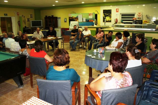 Positiva reunión vecinal en Cañadas del Romero - 1, Foto 1