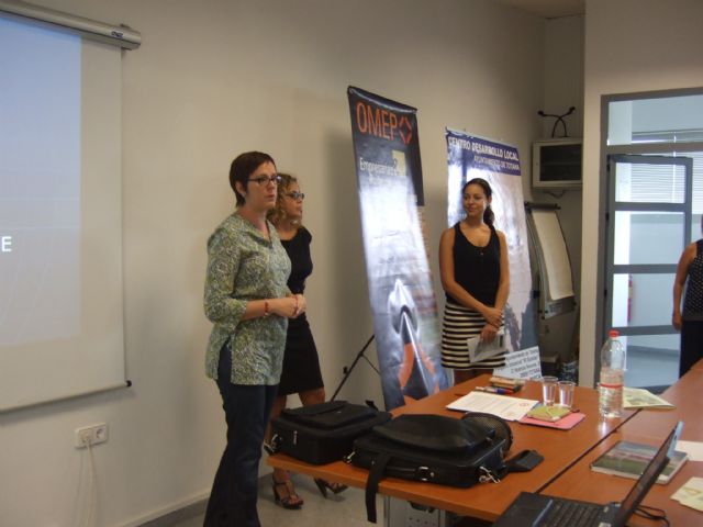 Más de treinta personas participan en el taller E-creativa para empezar, Foto 2