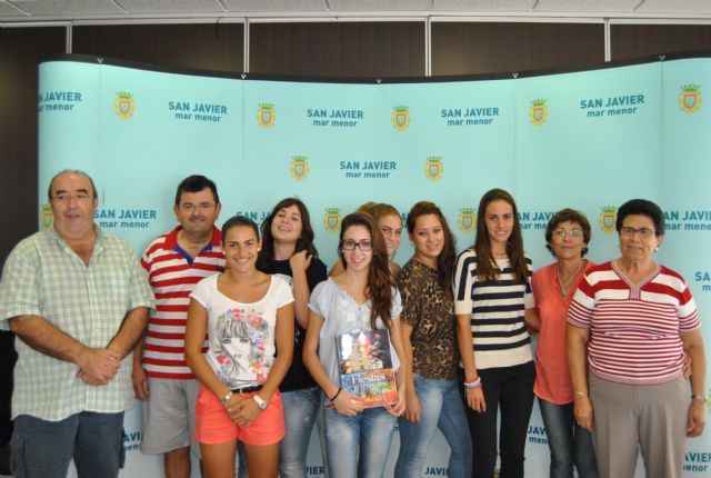 Tradición y diversión en las fiestas patronales de El Mirador - 1, Foto 1