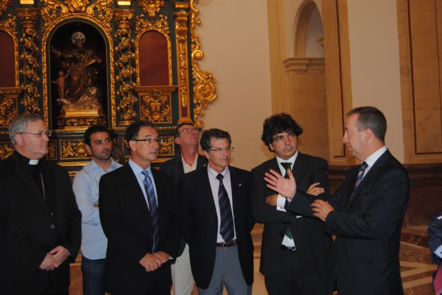El subsecretario de Fomento y el delegado del Gobierno visitan la iglesia de San Mateo de Lorca al concluir las obras de restauración - 1, Foto 1