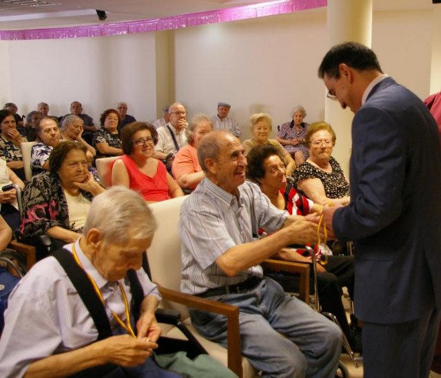 Mayores de la residencia de Santo Ángel celebran el segundo aniversario de la apertura de este centro - 2, Foto 2