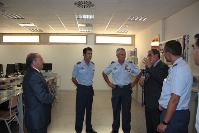 Altos mandos de la Base Aérea de Alcantarilla visitan el Centro de Formación de FREMM - 1, Foto 1