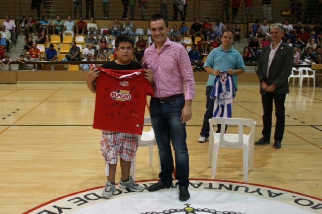 Un éxito el torneo benéfico ElPozo Murcia-Jumilla FS a favor de Cáritas Interparroquial de Yecla - 2, Foto 2