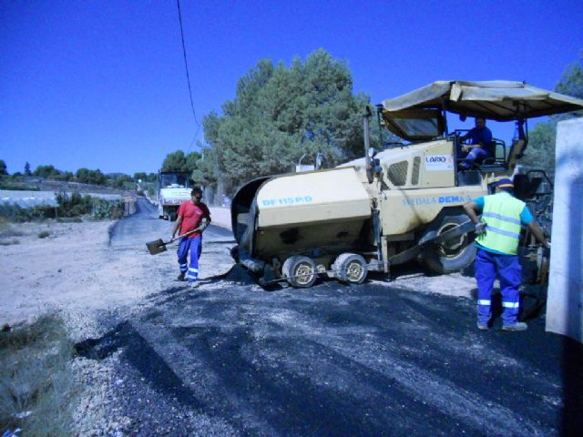 Acometen obras de acondicionamiento y asfaltado en el camino de la Verja, que se encuentra en la diputación de Mortí, Foto 3