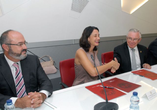 La Universidad de Murcia transferirá servicios de administración electrónica a las empresas - 1, Foto 1