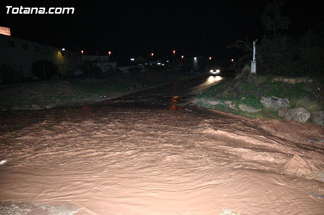 Alerta naranja por la posibilidad de precipitaciones intensas y tormentas en la Regin a partir de las 10:00 horas del viernes, Foto 1