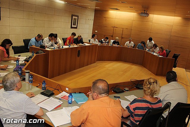 The plenary session addresses today in September to determine the new soil classification and rating of the place of the farmhouses in PGOM, Foto 1
