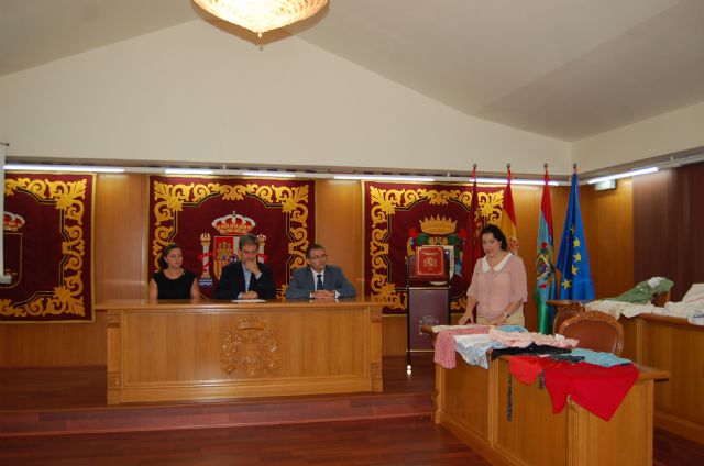 Reciben sus diplomas once vecinas de Alguazas participantes en un taller formativo de costura - 4, Foto 4