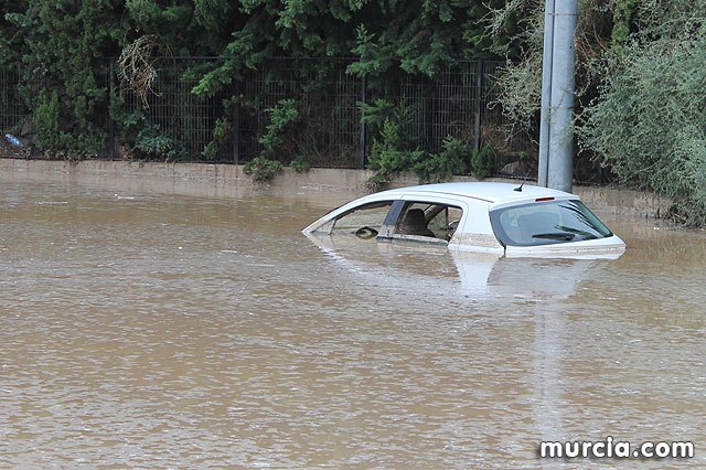 El 112 ha recibido, entre las 12 del mediodía y las 4 de la tarde de hoy, 426 llamadas de emergencias relacionadas con las lluvias - 1, Foto 1