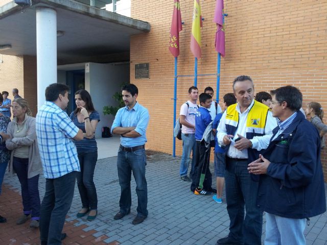 El Ayuntamiento de Lorca traslada a sus casas a 30 alumnos de Almendricos que estaban aislados en el instituto de Purias - 1, Foto 1