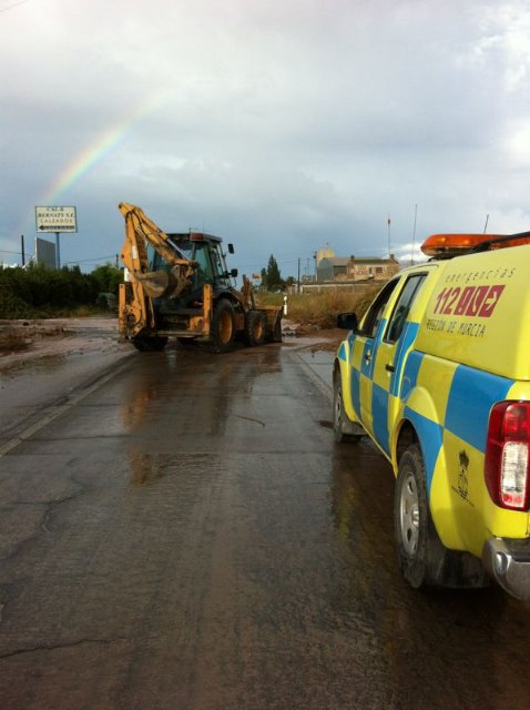 El ayuntamiento lleva a cabo las labores de limpieza y adecuación de las zonas que han sido afectadas por las lluvias de ayer que registraron un volumen de hasta 115 litros por metro cuadrado a la hora - 2, Foto 2