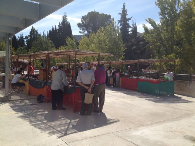 La mejor artesanía vuelve a encontrarse en la explanada del MUCAB - 1, Foto 1