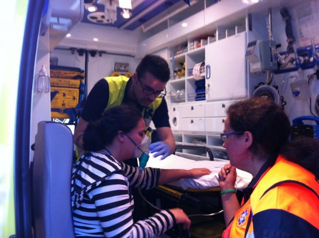 Sofocan un incendio en la azotea de un edificio de cuatro plantas de la calle Juan Antonio Requena - 1, Foto 1