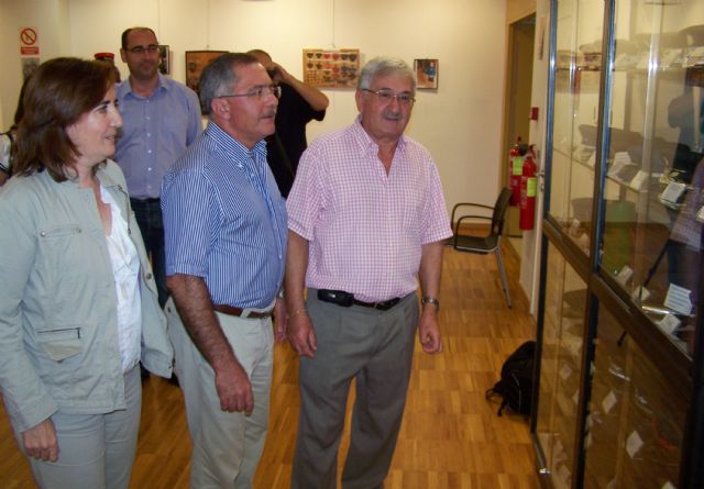 Hasta el próximo sábado se puede visitar en Águilas la exposición Mujeres en el mundo ferroviario: vestimenta y otros objetos - 1, Foto 1