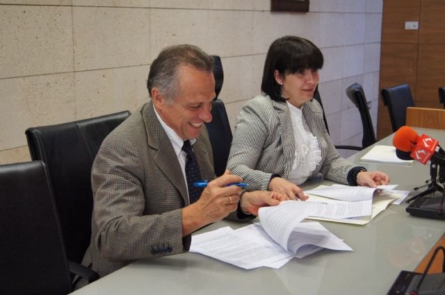 Más de 120 usuarios se benefician del servicio municipal de teleasistencia en virtud del convenio suscrito con Cruz Roja Española en la Región de Murcia, Foto 2