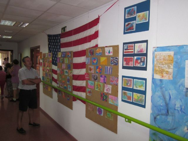 Intercambio de arte postal por el Día de la Paz en el Centro José Moya con el Leap Program de Chesapeake (EE.UU.), Foto 4