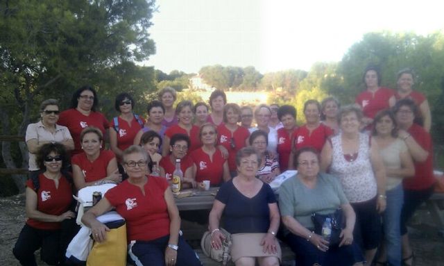 Jornada de convivencia de la asociación femenina Isabel González torreña en el Albergue Turístico local - 1, Foto 1