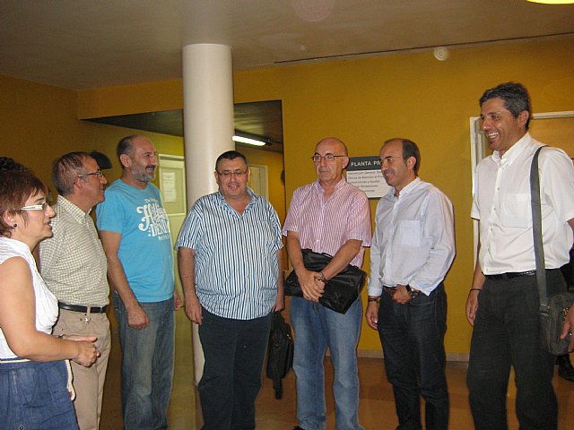 La plataforma “Ciudadanos por el Transporte Público” echa a andar convocando una movilización para el 20 de octubre en la Glorieta de España - 1, Foto 1