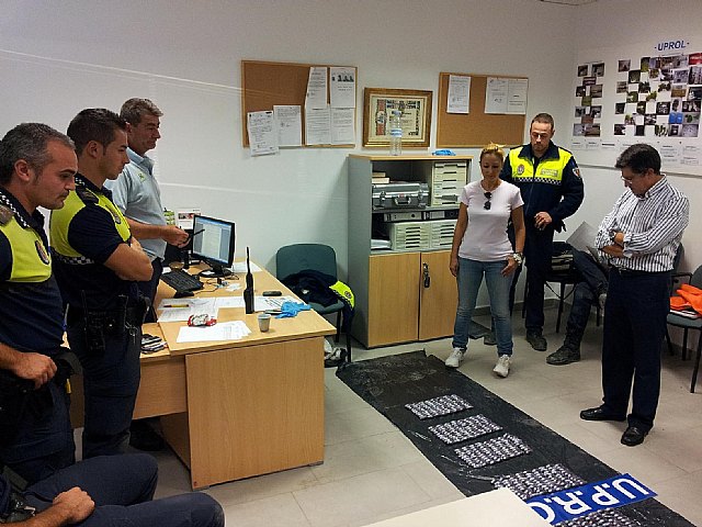Las Policía Local de Lorca detiene en La Torrecilla a tres personas con 798 ''bellotas'' que sumaban 9 kilos de hachís - 1, Foto 1