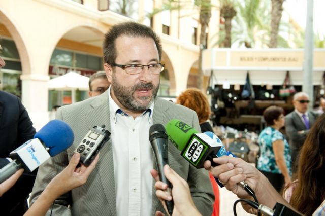 Los comerciantes hacen rebajas de hasta el 40 por ciento en la Feria Outlet - 5, Foto 5