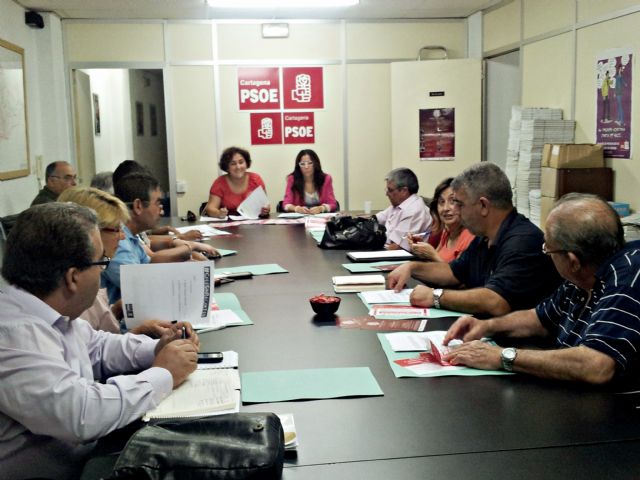 Los socialistas de Cartagena inician una campaña para frenar el desmantelamiento de la Educación por parte del PP - 1, Foto 1