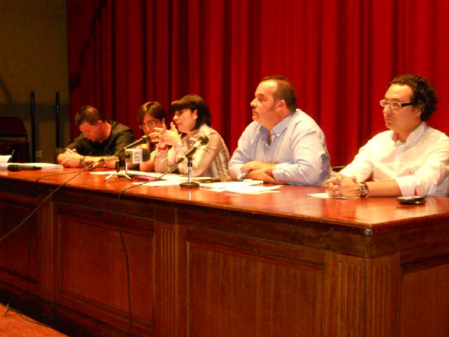 El equipo de Gobierno se reúne con los afectados por las inundaciones para hacer un frente común, Foto 3