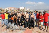 Media tonelada de basura menos en los fondos marinos y playas de la Bahía de Mazarrón