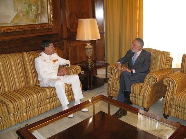 El presidente de la Asamblea recibe al nuevo almirante de Acción Maritima - 1, Foto 1