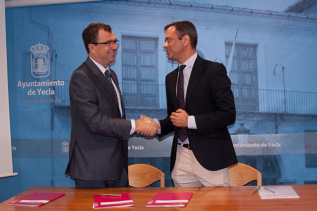 La Comunidad refuerza su colaboración con Yecla en la creación de empresas al distinguirlo como ´Municipio Emprendedor´ - 1, Foto 1