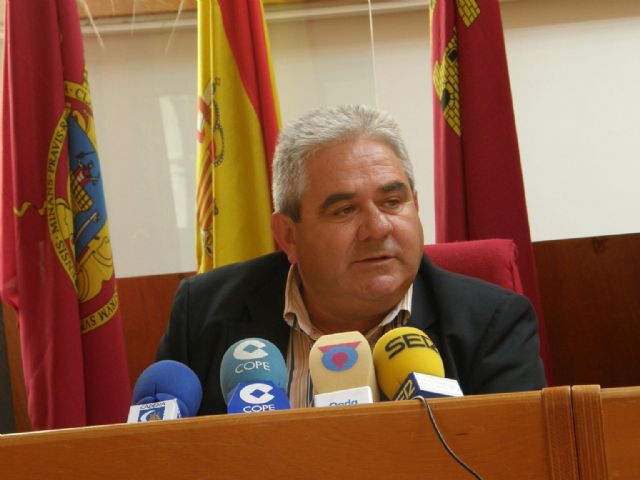 Limusa monta un dispositivo especial para la retirada de muebles y enseres de las viviendas inundadas - 1, Foto 1