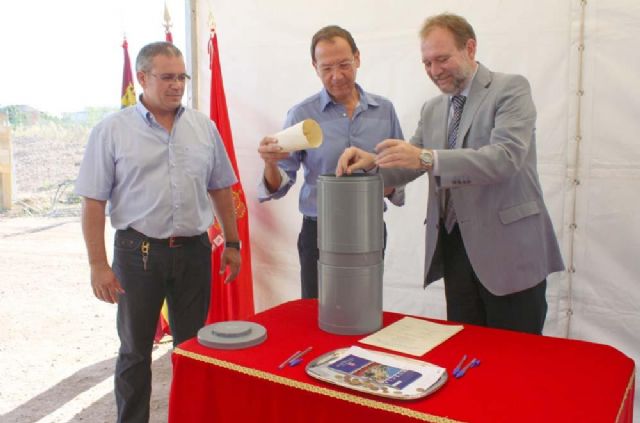 La colaboración del Ayuntamiento y la Comunidad Autónoma permitirá a los nilños de El Raal estrenar un nuevo colegio el próximo curso - 2, Foto 2